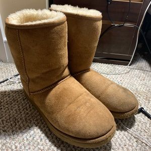 Classic Brown Uggs Size 9 Women’s